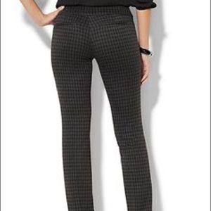 New York and Company, Modern fit dress pants